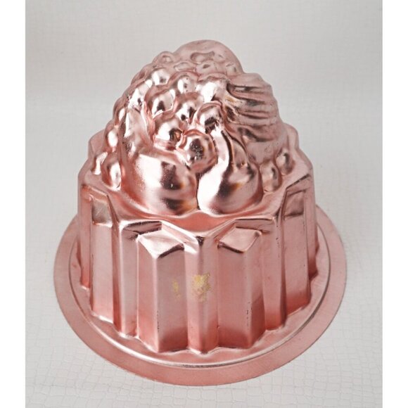 Set Of 4 Vintage Copper-Tone Jelly Molds With Fruit & Geometric Designs Assorted - Picture 4 of 6